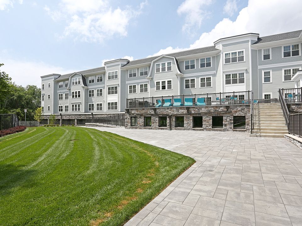Building Photo 5
