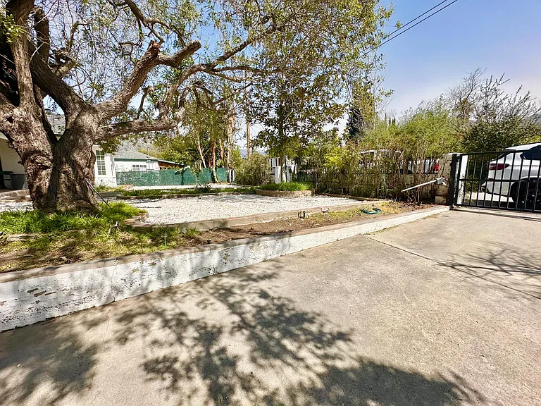 10639 Whitegate Ave — Photo 25