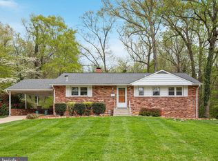 5226 Easton Dr, Springfield, VA 22151