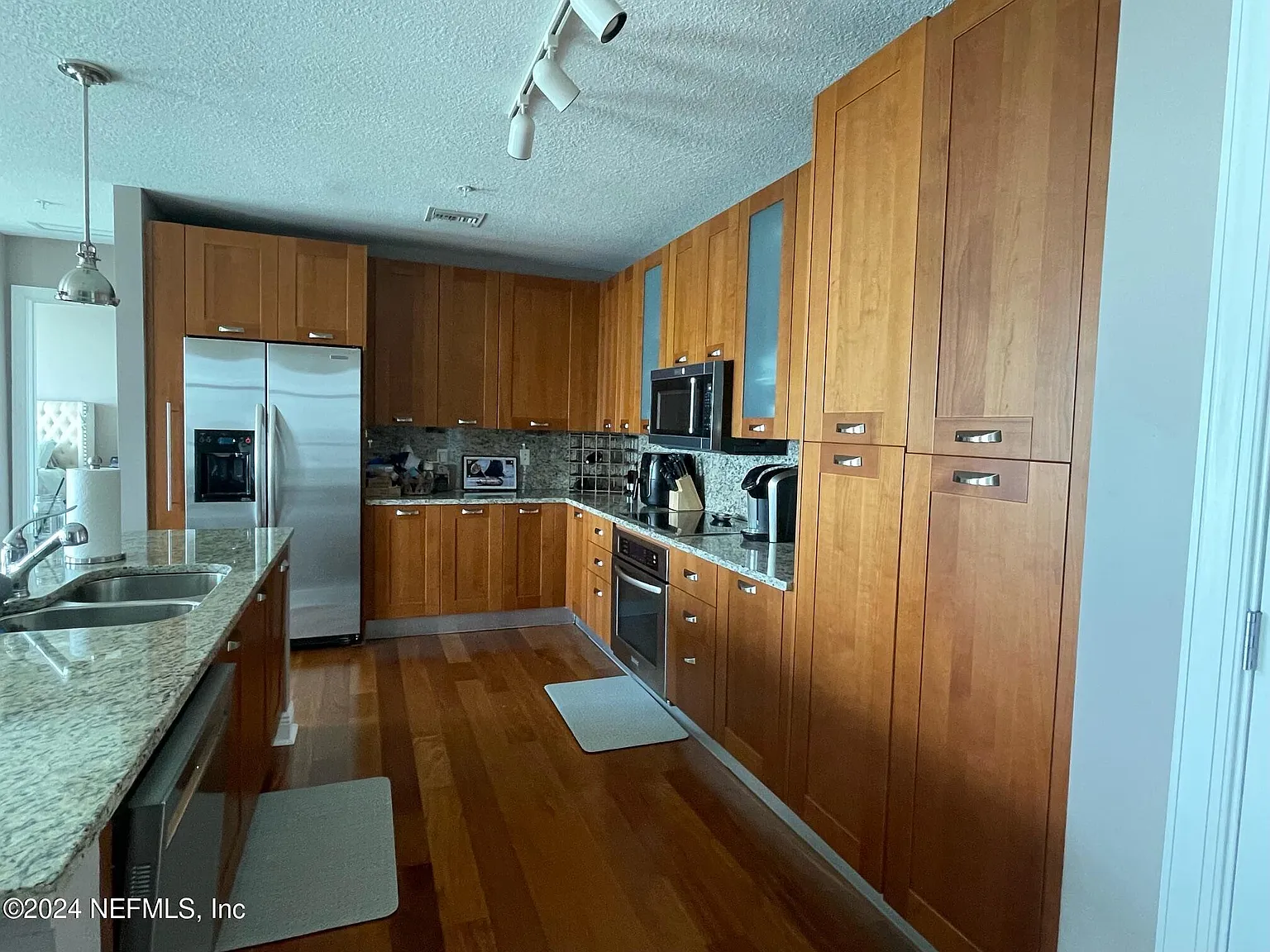 2 bed, 2.0 bath, 1515 sqft, $3,800 — Photo 2