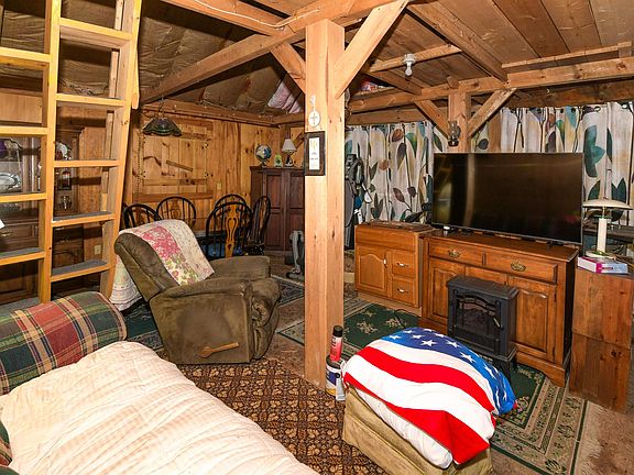 3rd image of 148 Summit View Drive