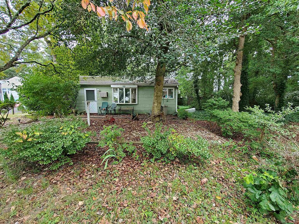 2nd image of 502 Fern Rd