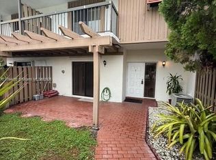 6845 NW 169th St #41C, Hialeah, FL 33015