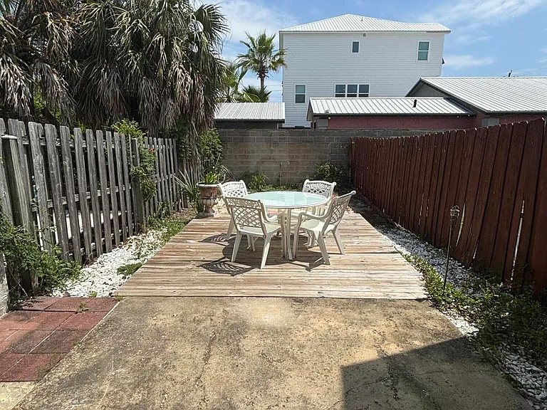 8126 Surf Dr — Photo 7