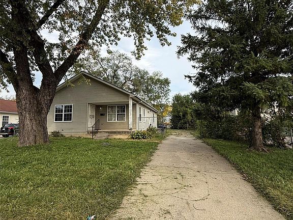 4th image of 13932 Plainview Ave