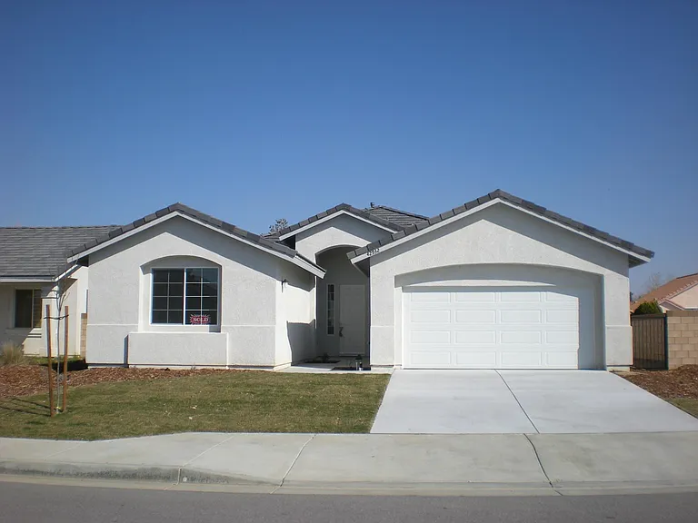 42932 Edson Ave — Photo 1