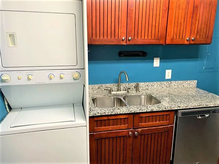 1027 Curran St NW #1 — Photo 8