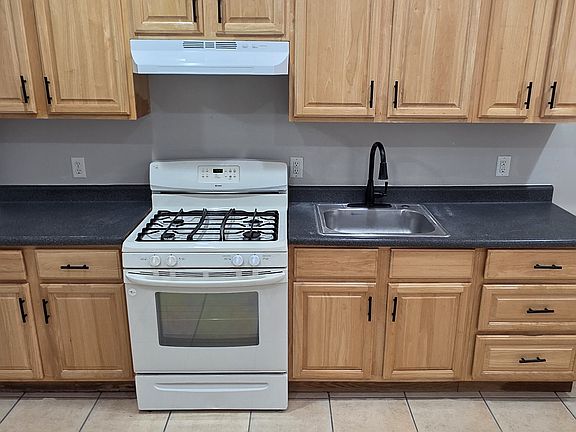 5th image of 236 N Milton Ave
