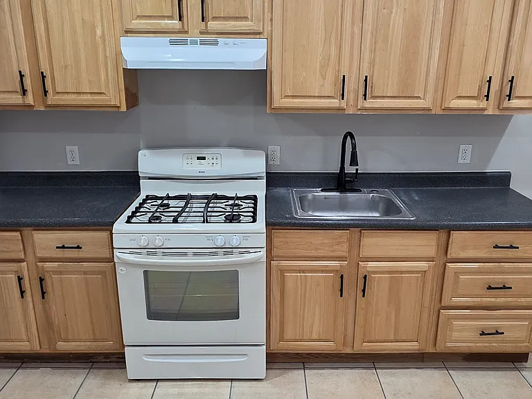 236 N Milton Ave — Photo 5