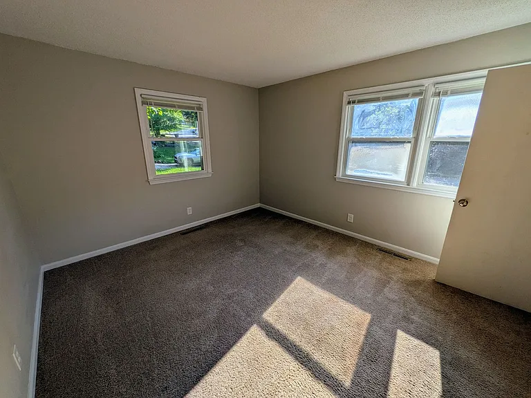 1755 Camden Rd — Photo 9