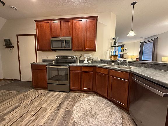 5th image of 17177 Nixon Cir NW