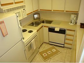 4th image of 180 Seaview Ct APT 203