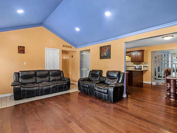5th image of 1310 Addleman St