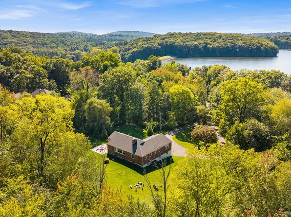 14 Lake Road, Katonah, NY 10536