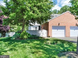 168 Treetops Dr, Lancaster, PA