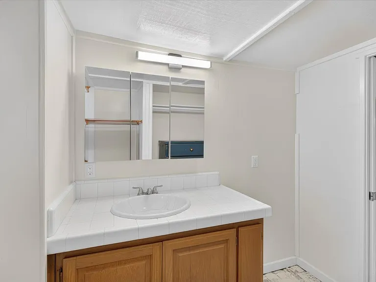 1252 Glenneyre St — Photo 30