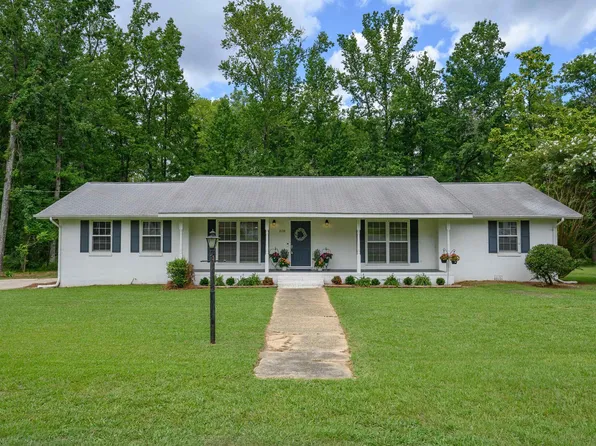 2138 Cumberland Rd, Bessemer, AL 35022