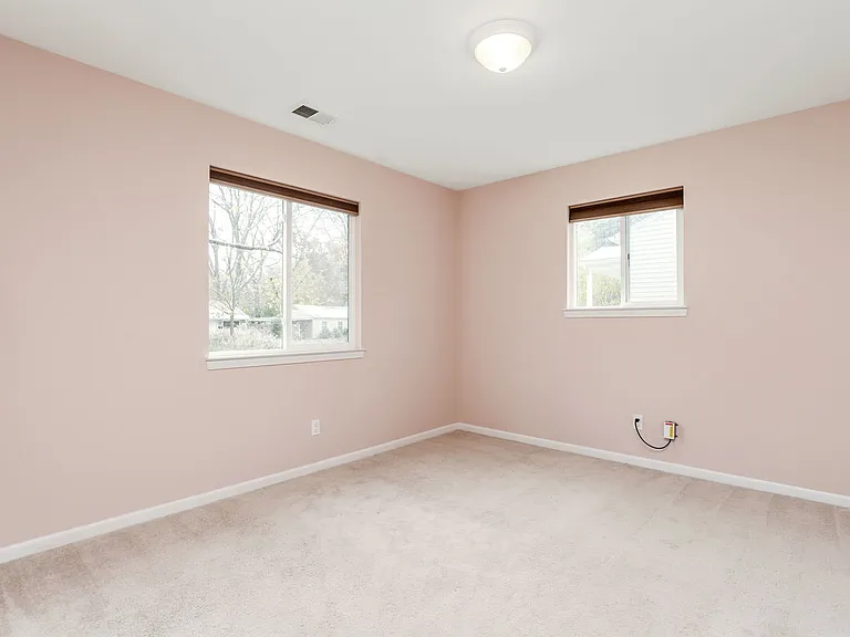 2434 Pinecrest Ave — Photo 15