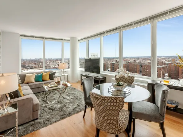 61-55 Junction Boulevard image 1 of 14