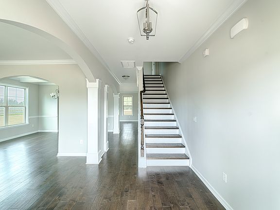 2nd image of 203 Autumn Glen Dr