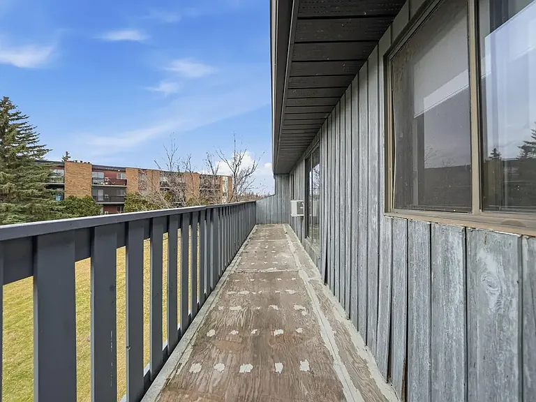 431 Wollaston Cres — Photo 30