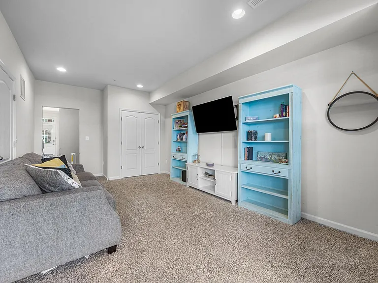 523 Pebblebrook Lane Gln — Photo 5