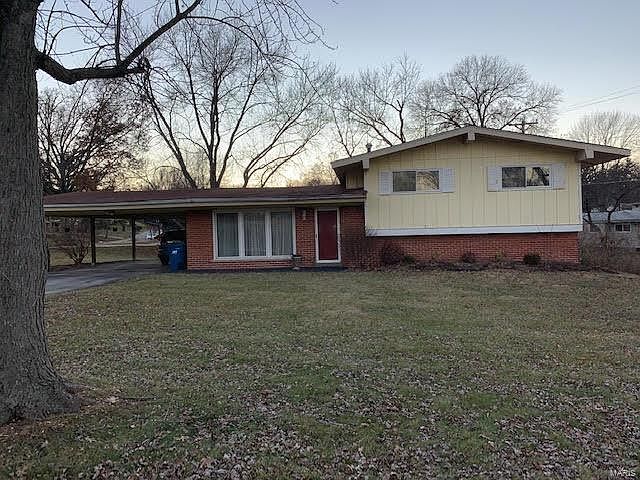 2nd image of 1233 Mesa Dr