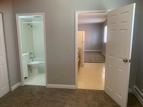 2nd image of 2208 Lawn Ave APT 6