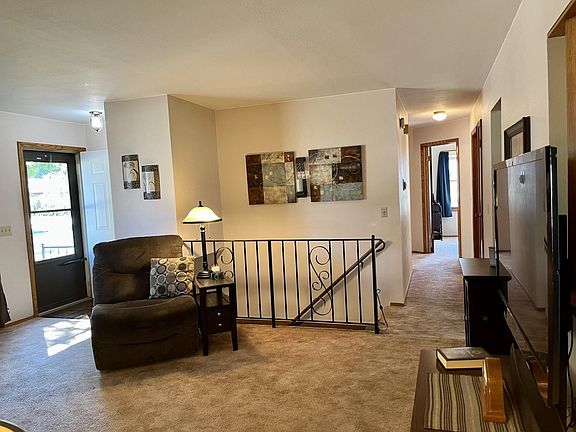 4th image of 2116 Hermitage Ln