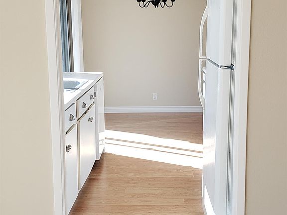 3rd image of 207 Escobar Ave