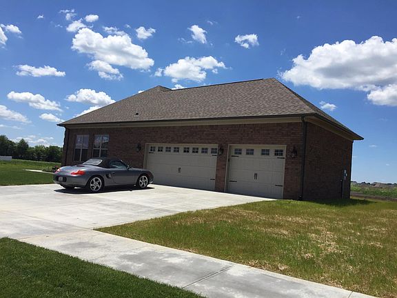Rare find - 3 cars garage