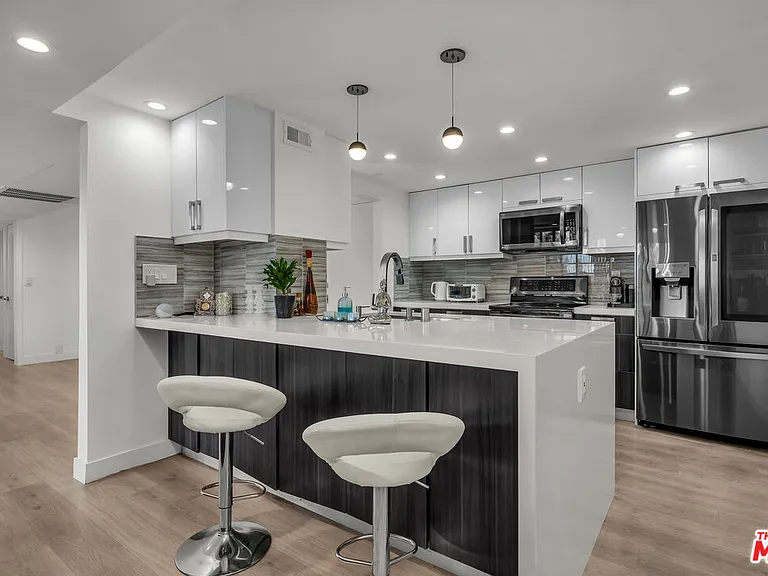 10535 Wilshire Blvd #1014 — Photo 7