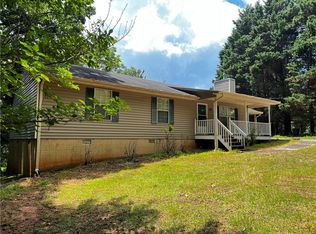 6258 White Oak Dr, Flowery Branch, GA 30542