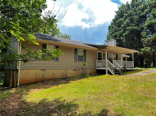 6258 White Oak Dr, Flowery Branch, GA 30542