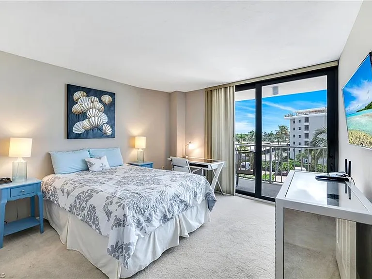 260 Seaview Ct #407 — Photo 14
