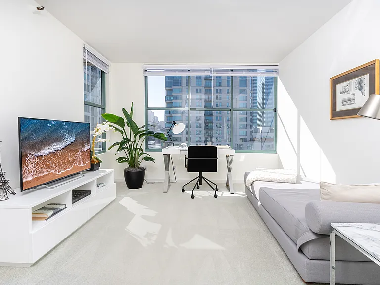 South Beach Marina Apartments — Photo 23