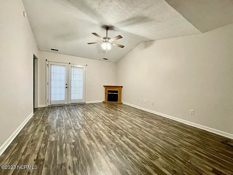 104 Sweet Bay Dr — Photo 7