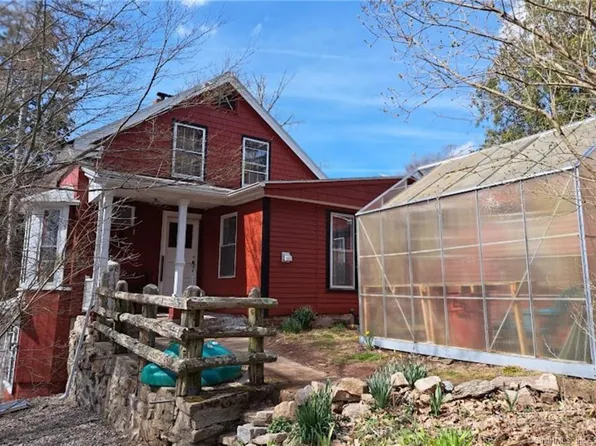 17 Crandall Hill Road, Montville, CT 06353