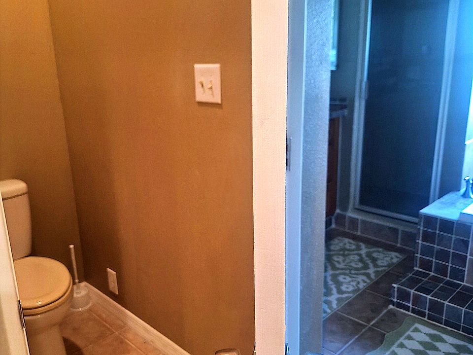 Toilet room.