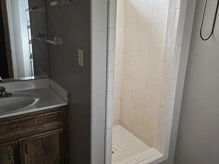 Ida Dr — Photo 6