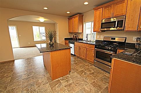 4th image of 9920 16th Ave E