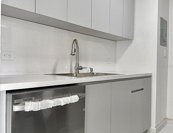 2nd image of 14 Avesan Patricio #1004