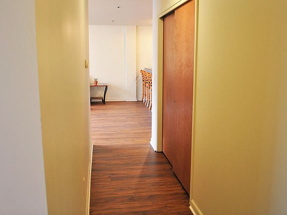 3rd image of 611 Church St #5B-2Ba