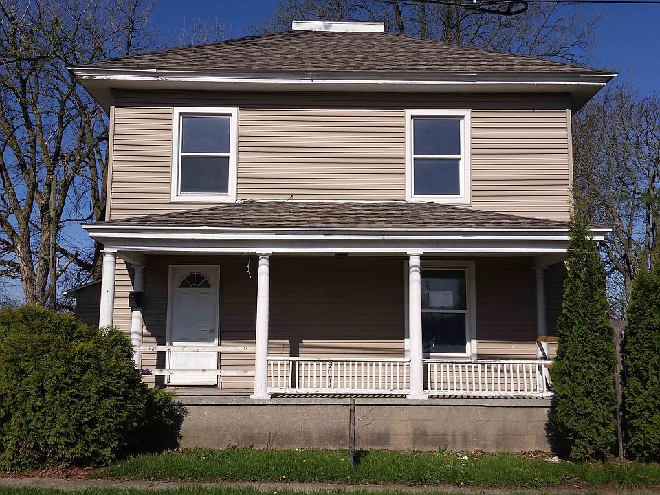 1st image of 203 S Oak St