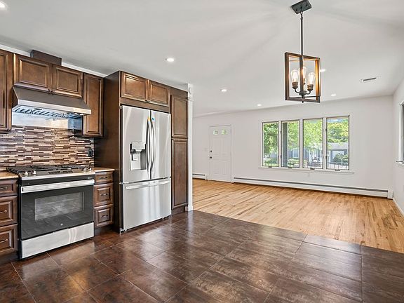 2nd image of 17 Edgar Ct