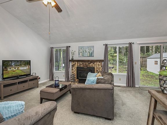 5th image of 5353 Pineridge Dr NE