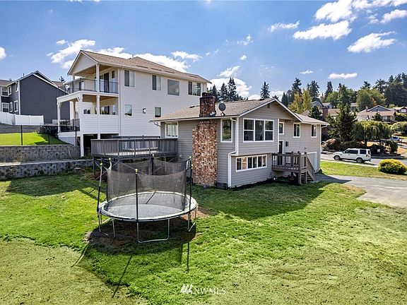 Huge lot, with tons of potential.