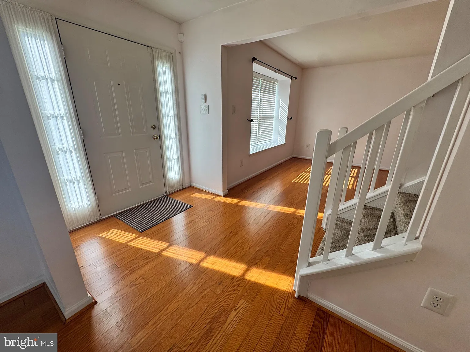 3 bed, 2.5 bath, 1626 sqft, $2,800 — Photo 4