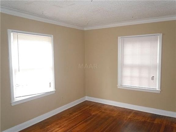 3rd image of 3680 Dunn Ave