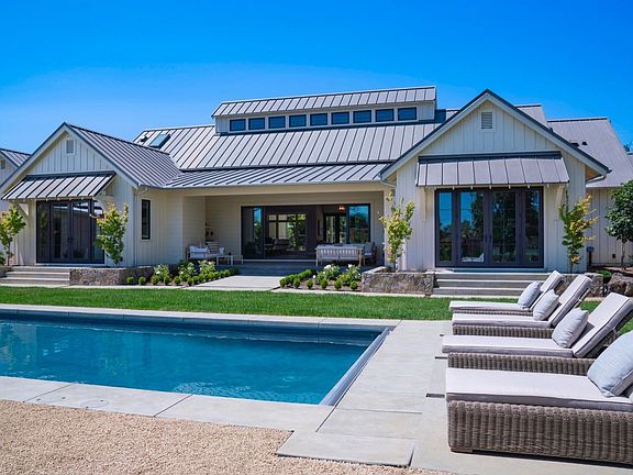 2nd image of 1023 Congress Valley Road